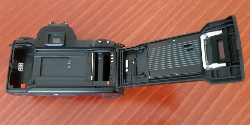 Фотоапарат EOS 500