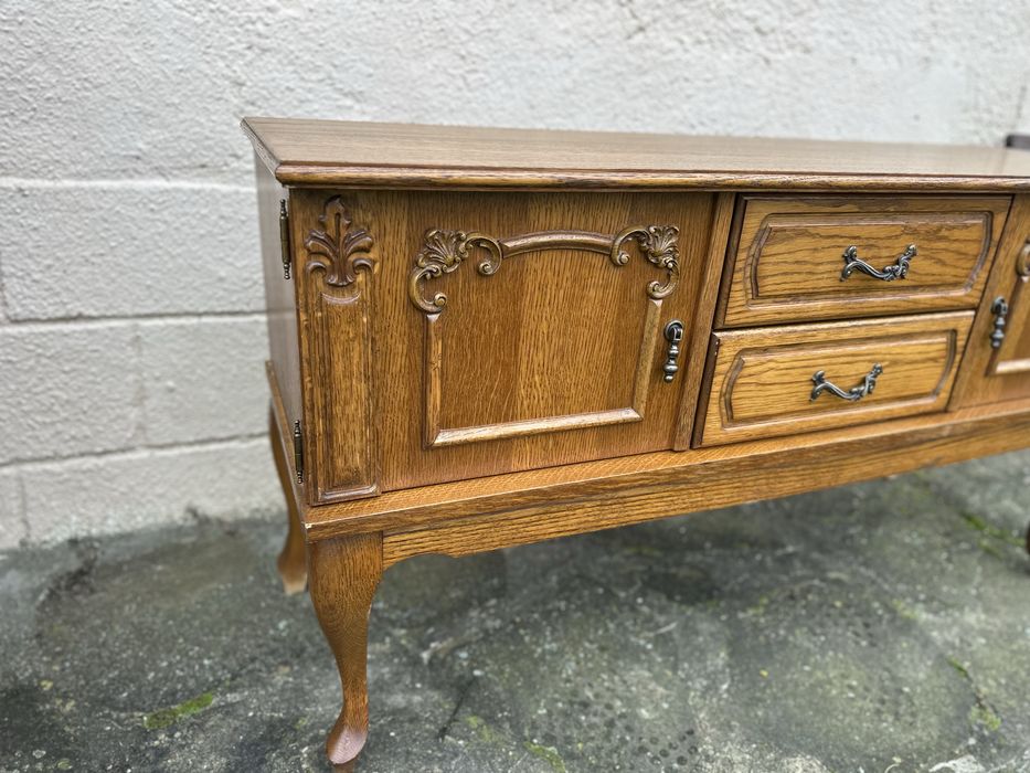 Конзола / ТВ шкаф / нисък бюфет, дъб