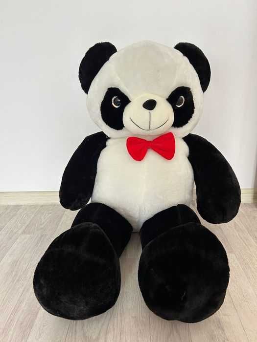 Цветы с плюшевой пандой