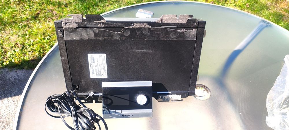 Инвертор Dometic 1800w за части