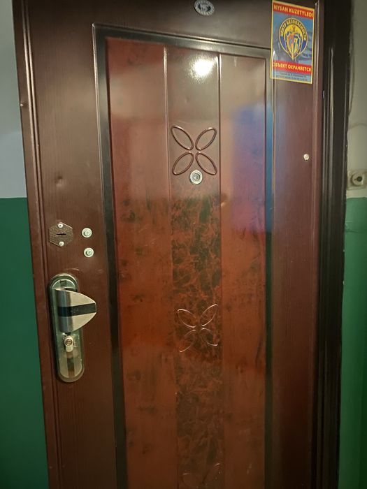 Продам 3 двери вместе