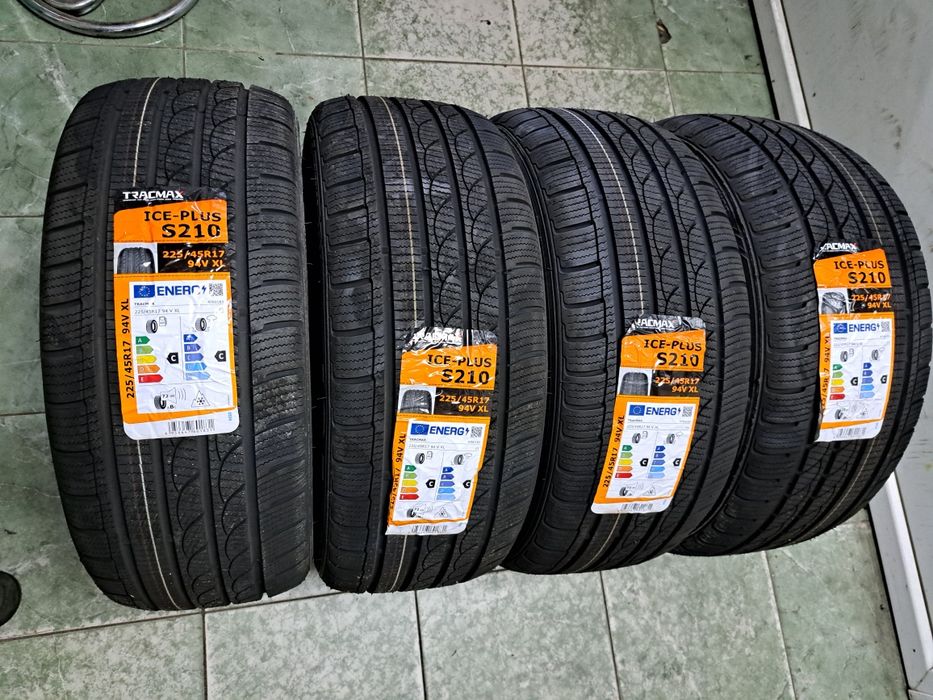 4 anvelope 225/45 R17 Tracmax de iarna , Noi - garanție!