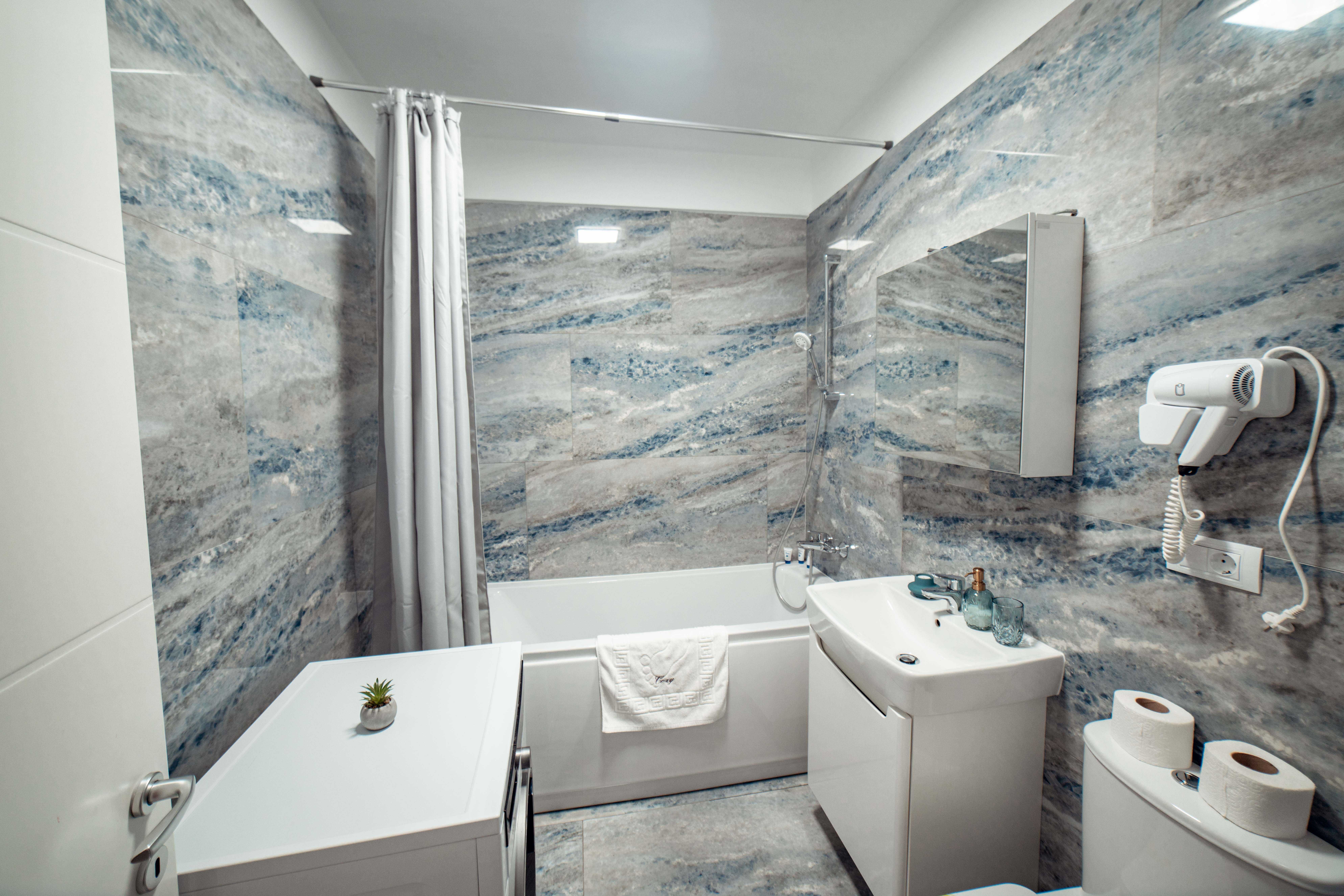 Cozy Apartments Brasov # 1-2-3 Camere # factura Fiscala #Vouchere