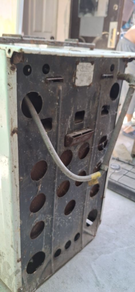 Продам б/у Газовую плиту