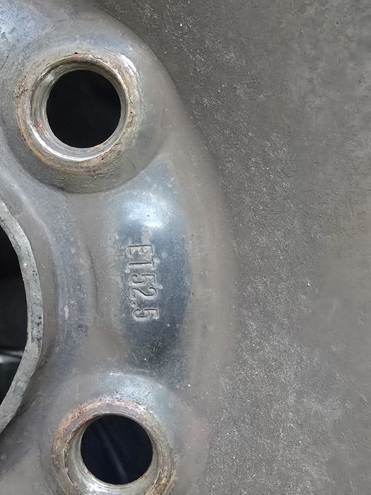 Jante R 15 Ford cu anvelope vară