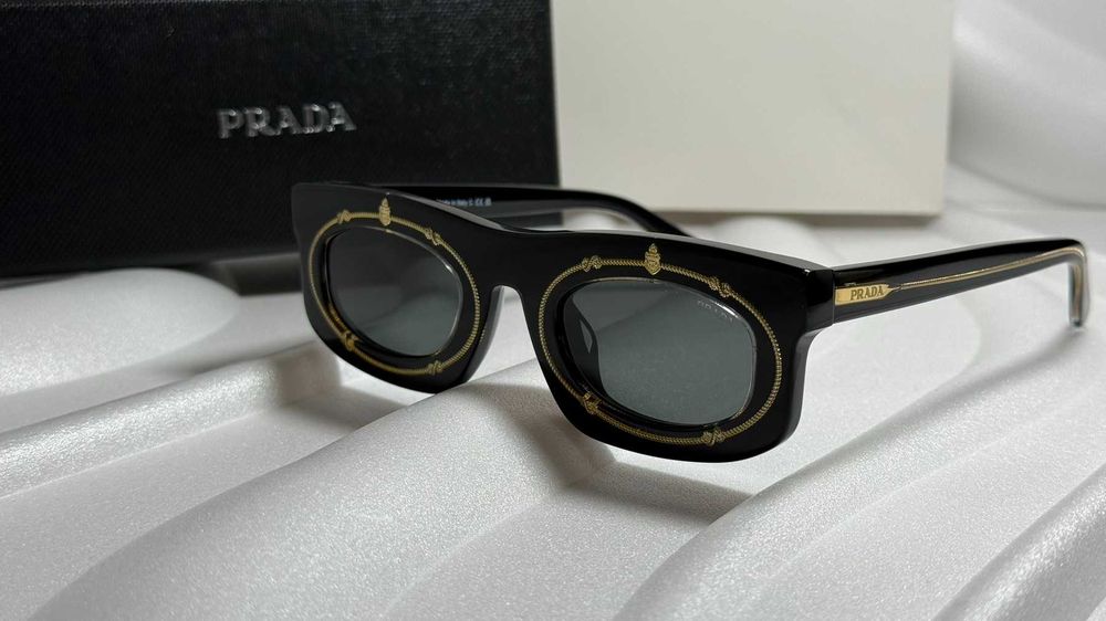 Дамски слънчеви очила Prada Lux