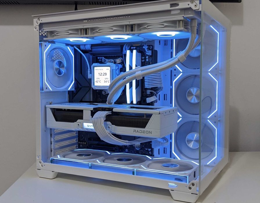 PC Ryzen 9800X3D RX 9070XT 32GB DDR5 2TB NVMe Gen5