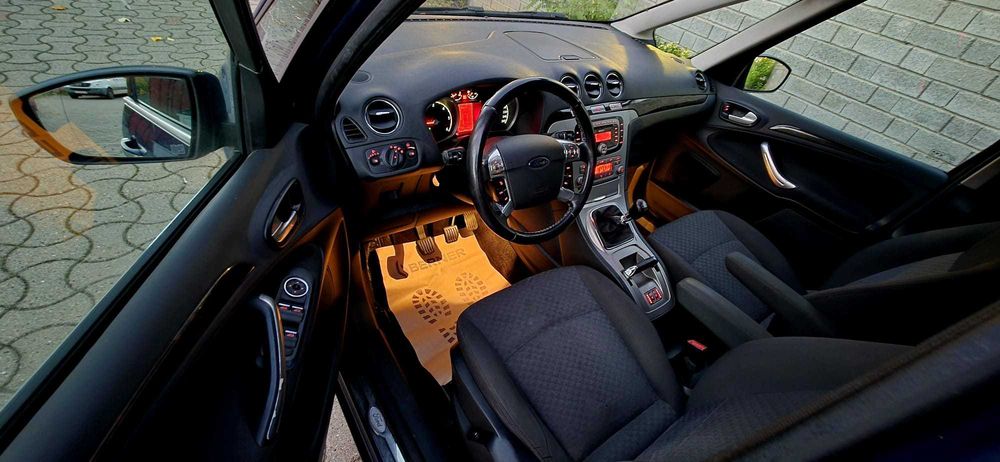 Ford Galaxy Ghia 7 locuri 2.0 TDCi An 2009