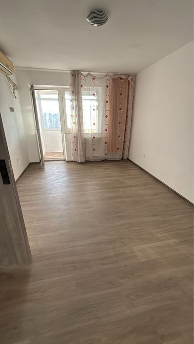 Inchiriez apartament