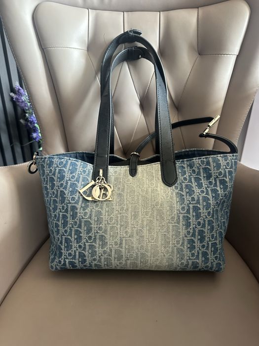 Продавам  дамска чанта