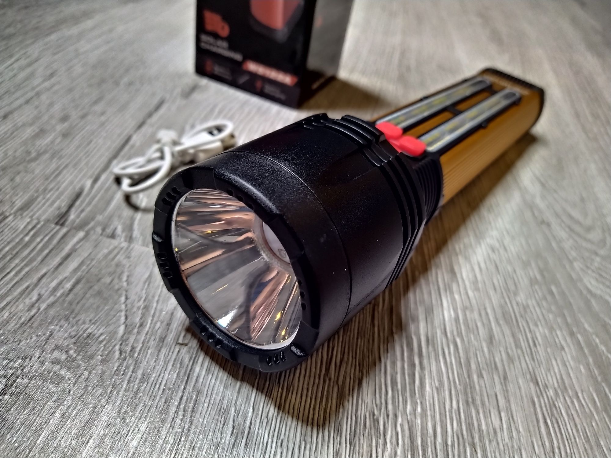 Lanterna XHP50 cu oglinda pentru distante mari cu incarcare solara-usb