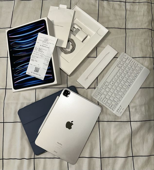 Ipad Pro 11” + Apple Pencil 2 + кейс и клавиатура -като нов, с гаранци