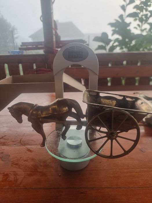 Trăsură cu cal bronz/alama