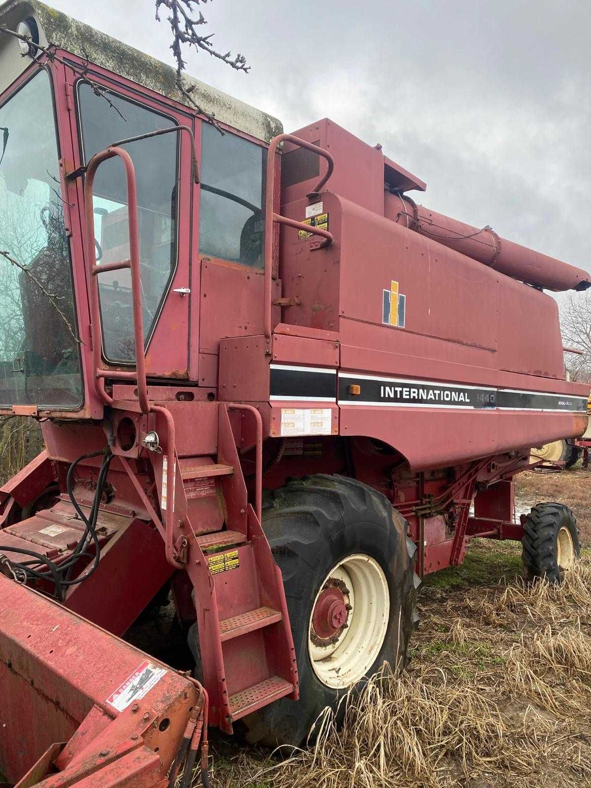 Dezmembrez combina Case IH 1440