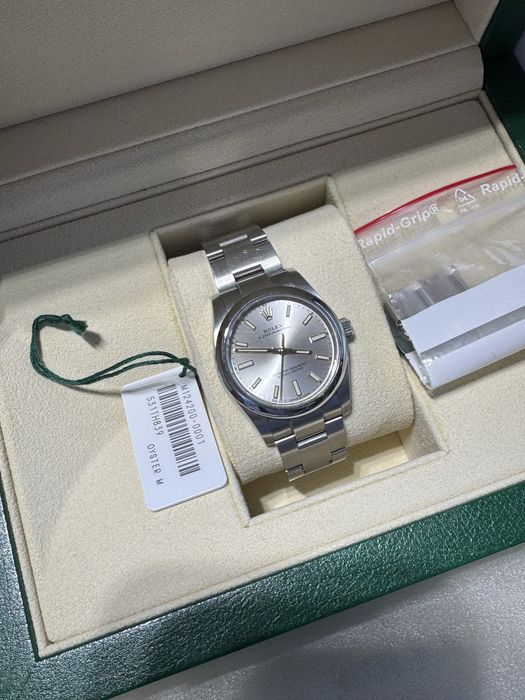 Rolex women Oyster 34mm ref 124200 nou