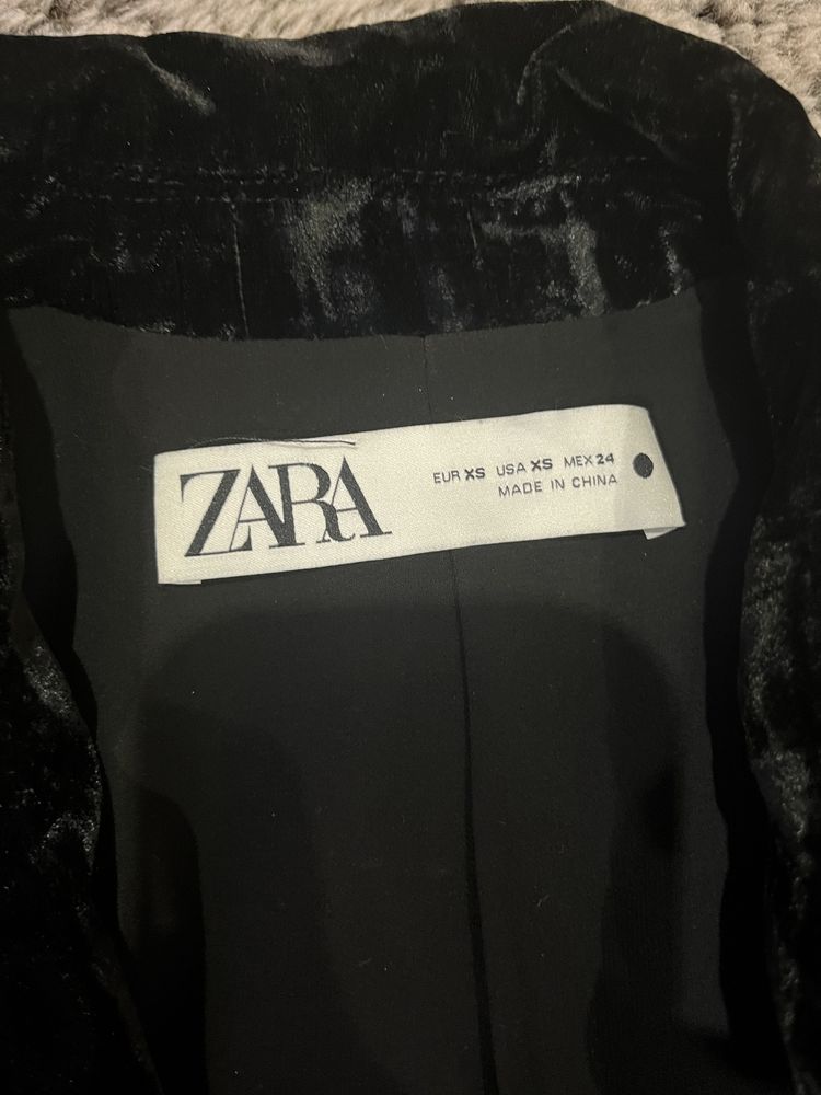 Дамско сако и клин Zara