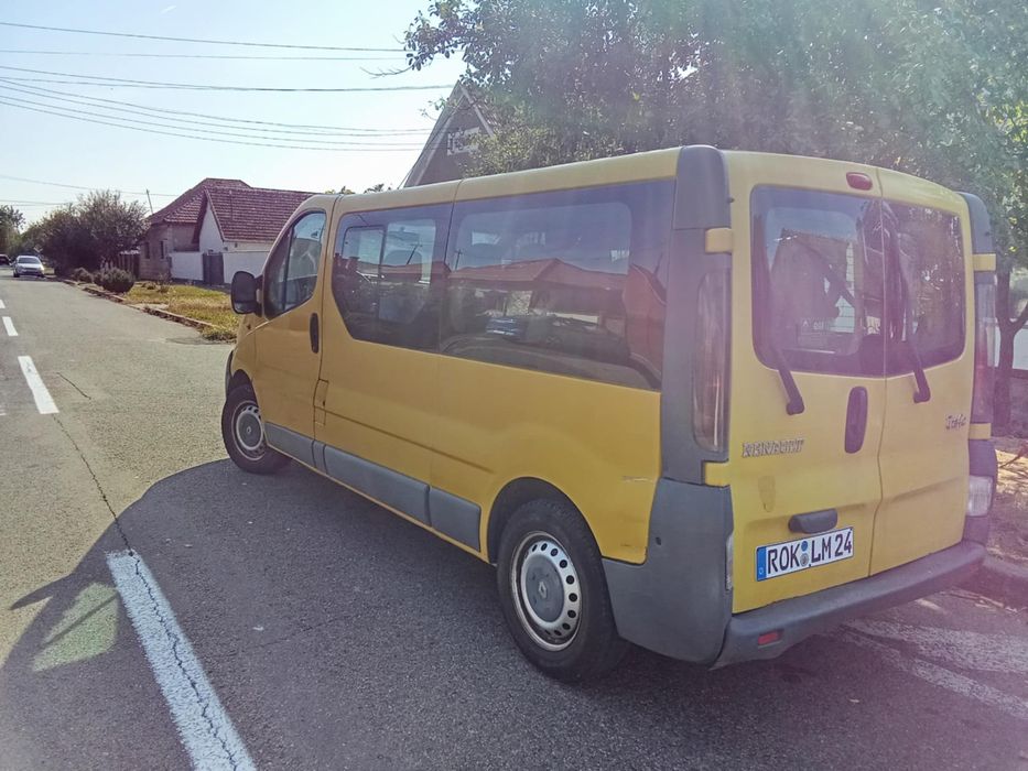 Renault trafic 8+1 long 1.9dci
