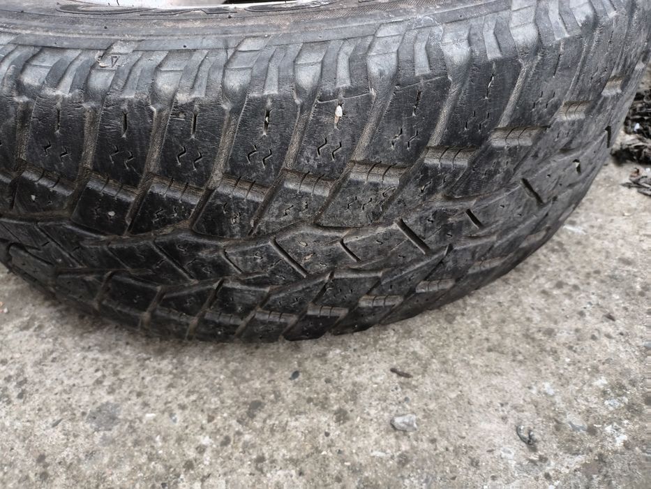 Vând Jantechevrolet cu cauciucuri  r 17 și r 18