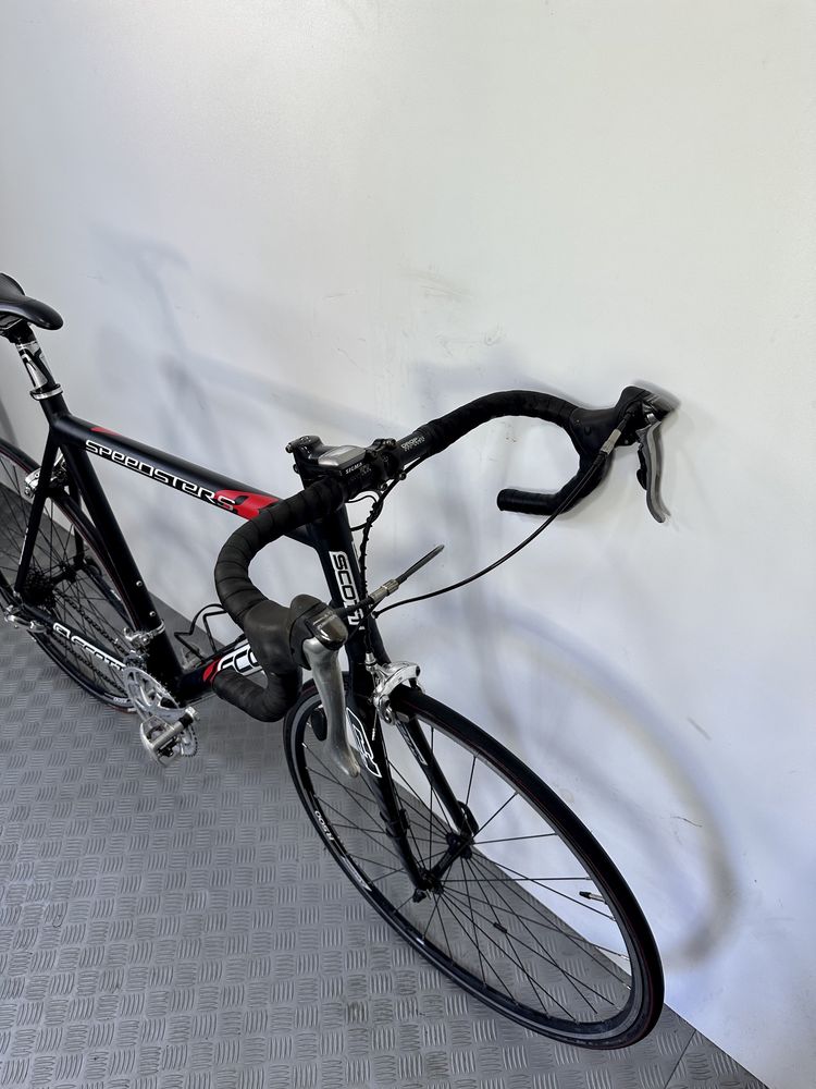 Шосеен велосипед SCOTT Speedsters с карбонова вилка 61 см