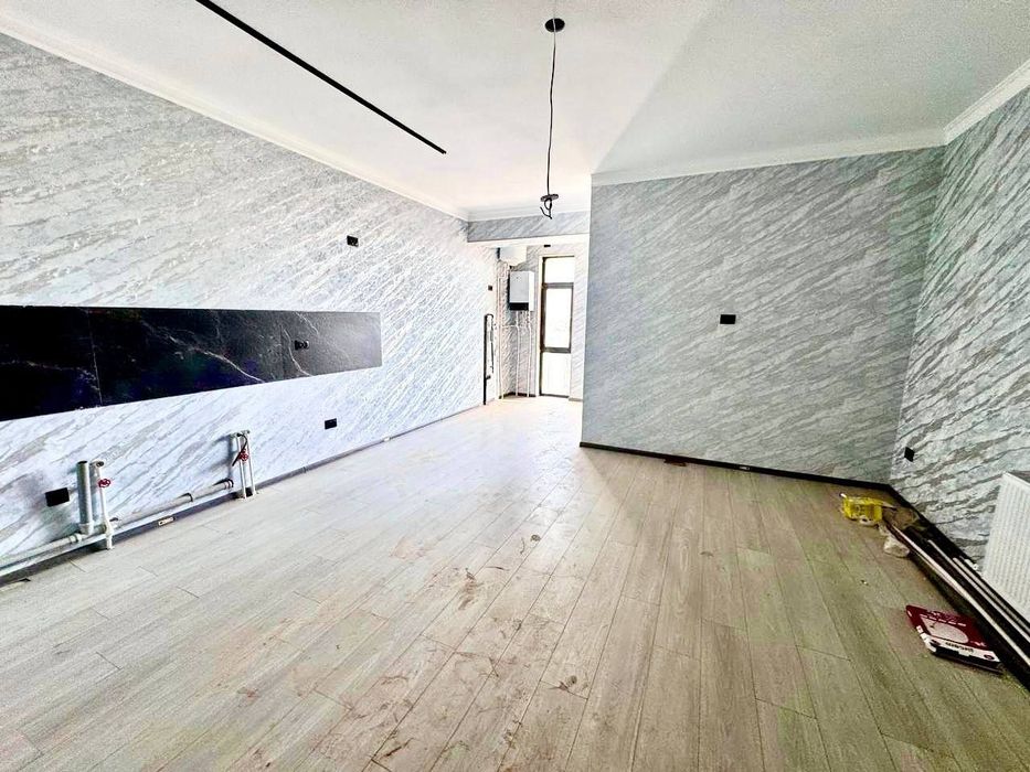 Sharq tomonda 2 xonali uy sotiladi