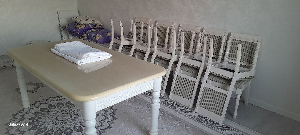 Продам стол стулья