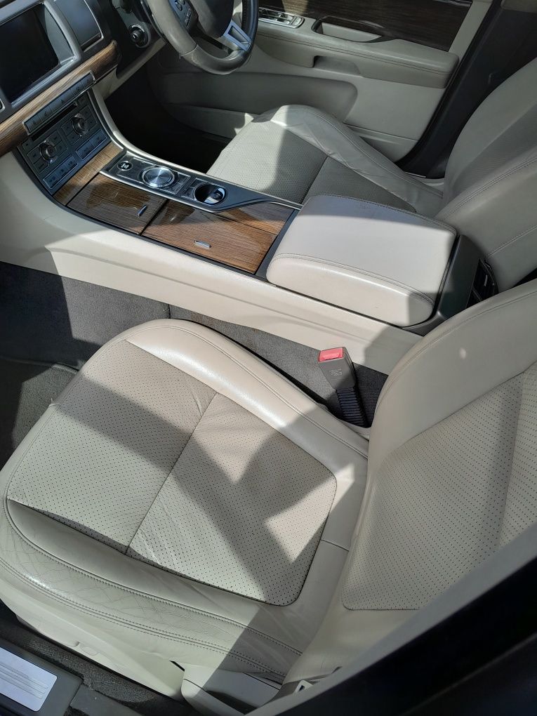 Jaguar xf de Anglia