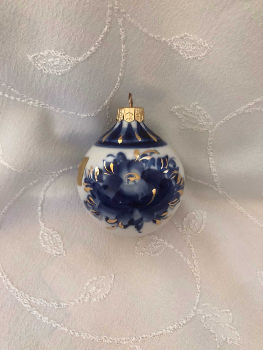 Стара руска порцеланова топка за елха кобалт и злато Гжельский фарфор.