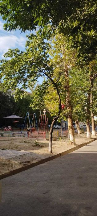 Продам 4/2/5 квартира, в Мирабадском районе возможен небольшой торг