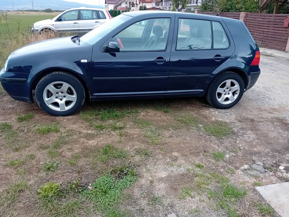 Vând golf 4 . Motor 1.4 benzina