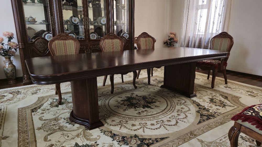 Срочно продам стол