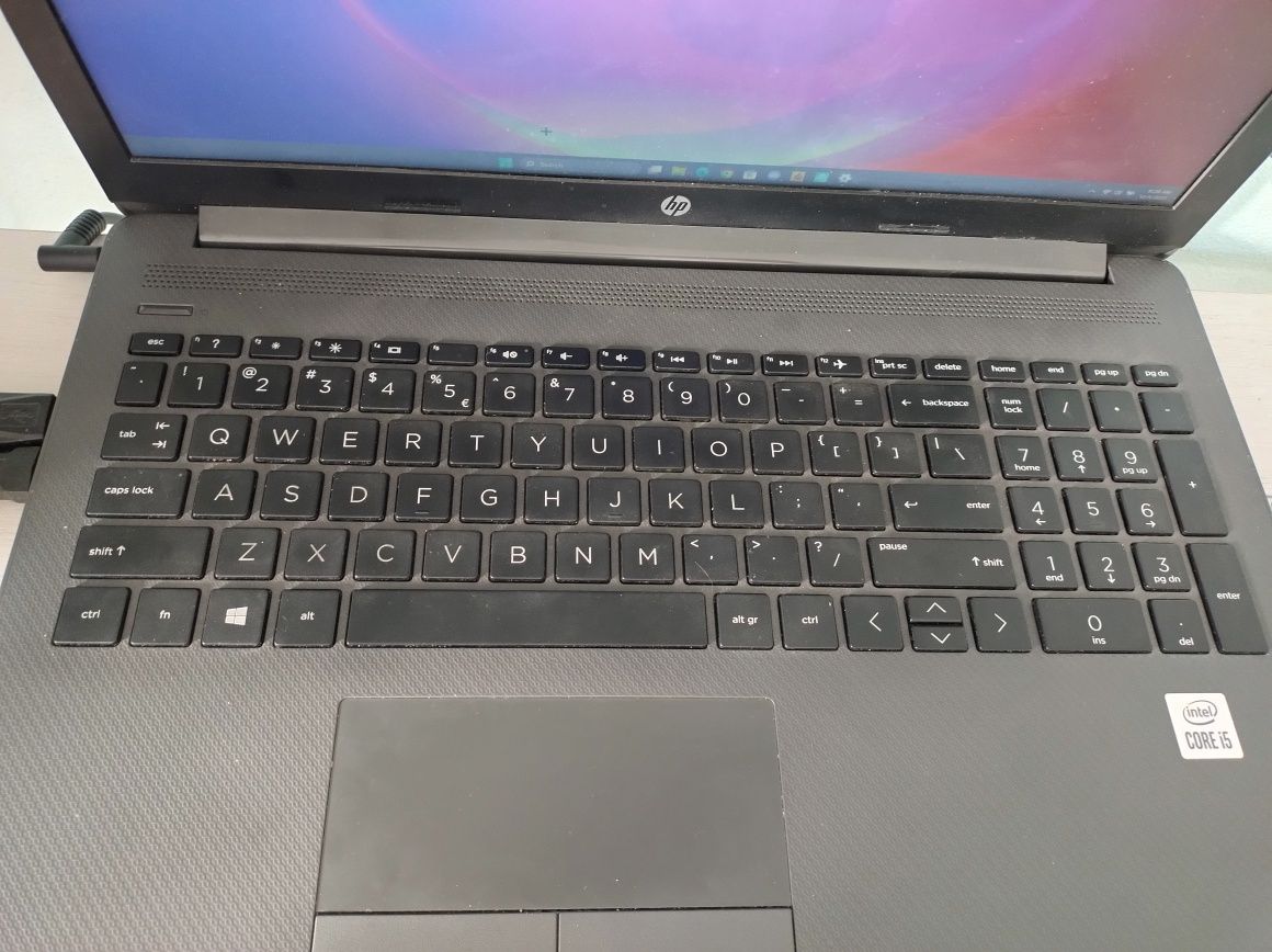 Laptop HP 250 g7