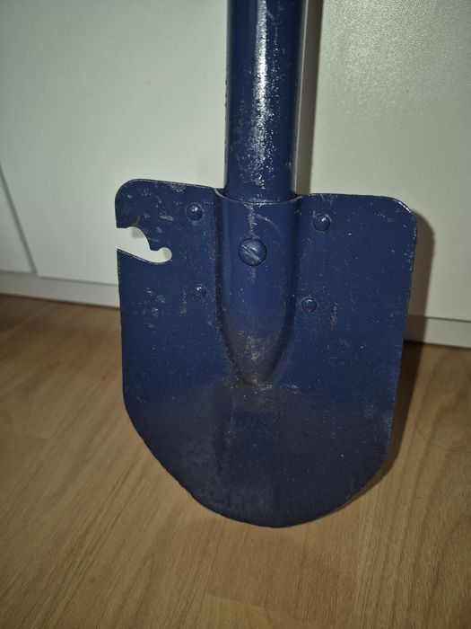 Лопатка туриста. Для машины лопатка. Саперная лопатка