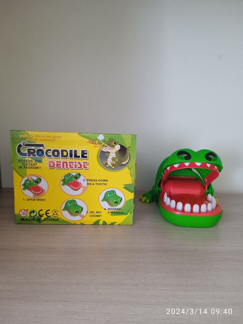 Крокодил дантист игрушка