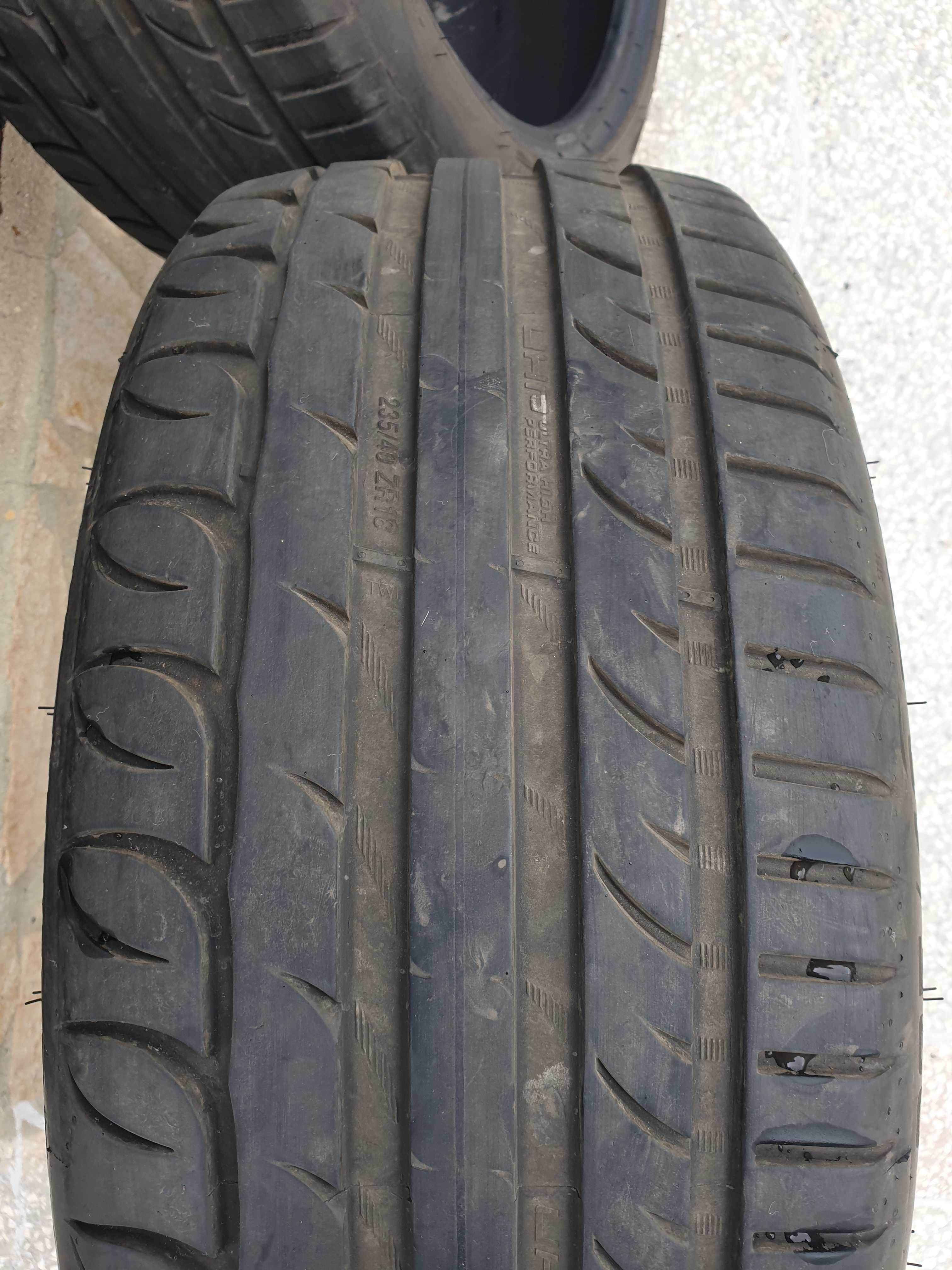 4 броя летни KORMORAN Ultra High Performance 235/40 R18 95Y.