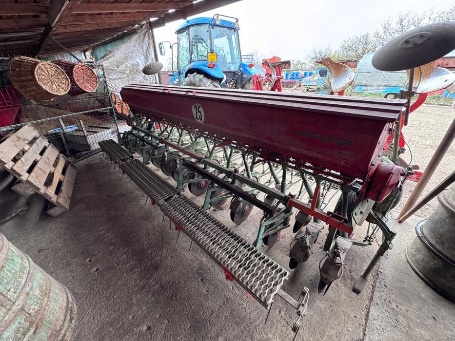 Semanatoare agricola pe discuri