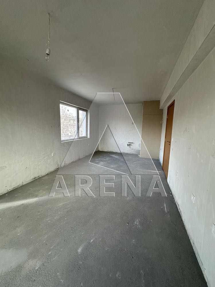 Продава се Тристаен апартамент в Пловдив, Въстанически - 83 кв.м за 1433 €/кв.м - Снимка #1