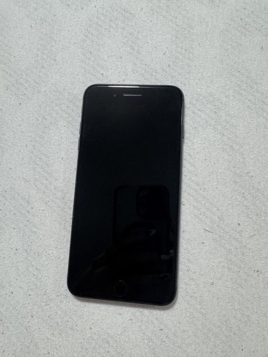 IPhone 8 plus foarte bun