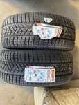 Vând 2 anvelope 245/35/19 Pirelli de iarnă noi cu runflat
