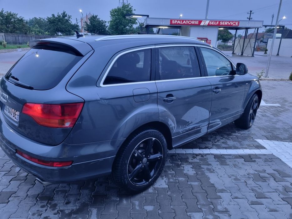 Dezmembreaz audi q7 4.2 tdi s line
