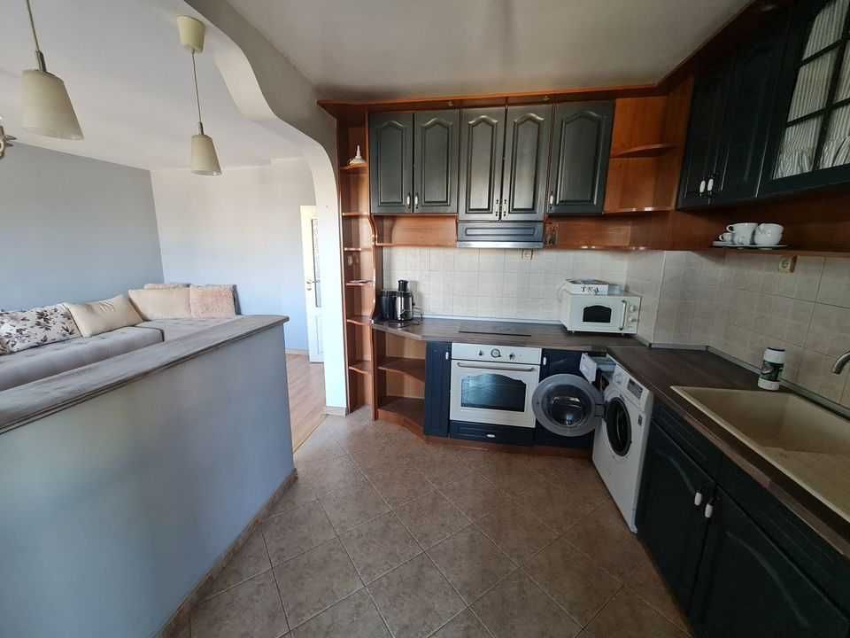 Дава се под наем Двустаен апартамент в Разград, Център - 67 кв.м за 306 € - Снимка #2