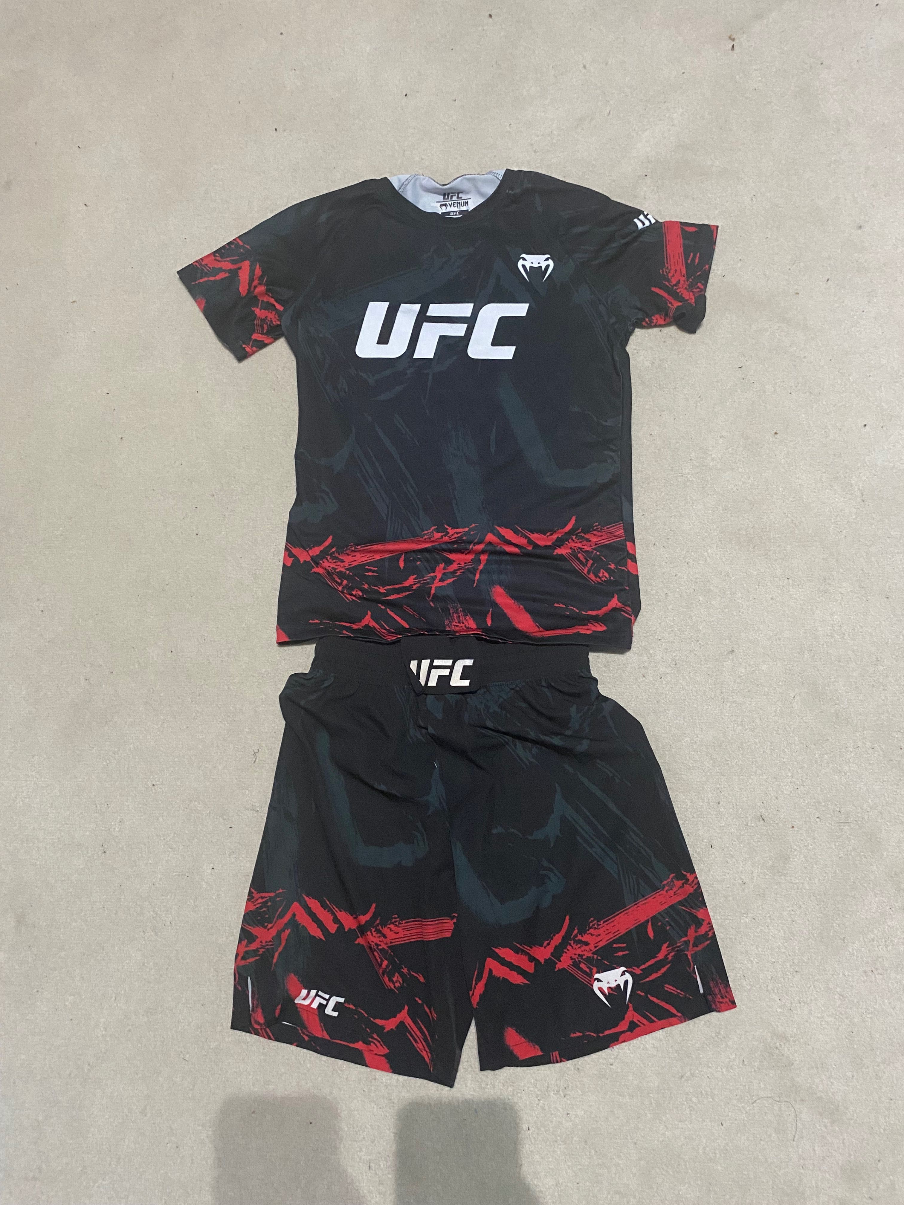 UFC къс екип черно/червен Xs