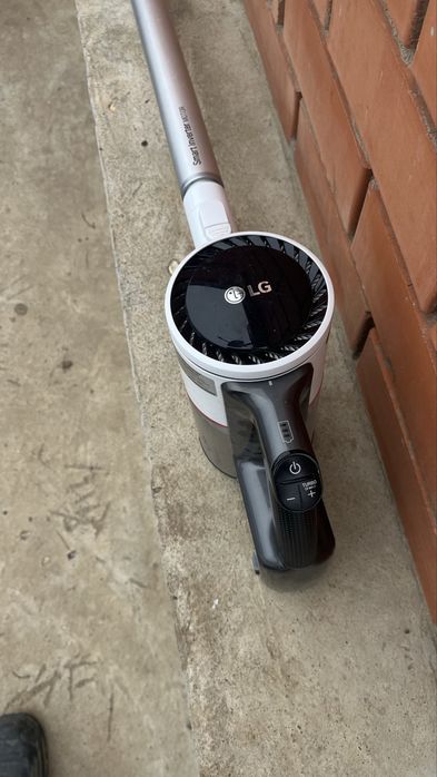 Вертикальный пылесос