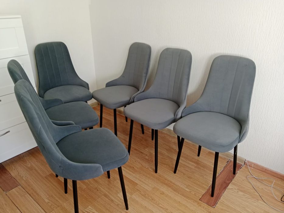 Продаю комплект мягких стульев