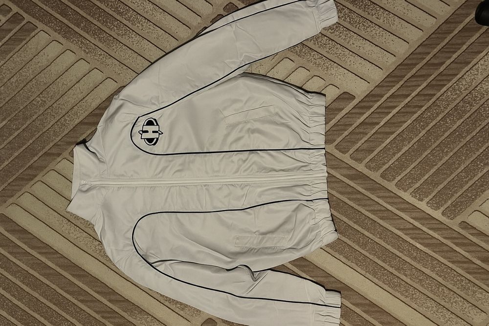 Hyperothing бял set