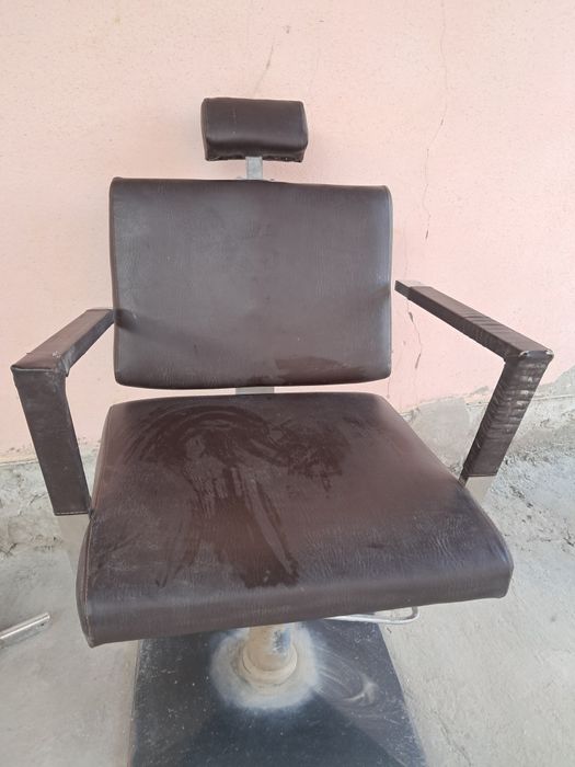 Sartaroshxona uchun kreslo sotiladi