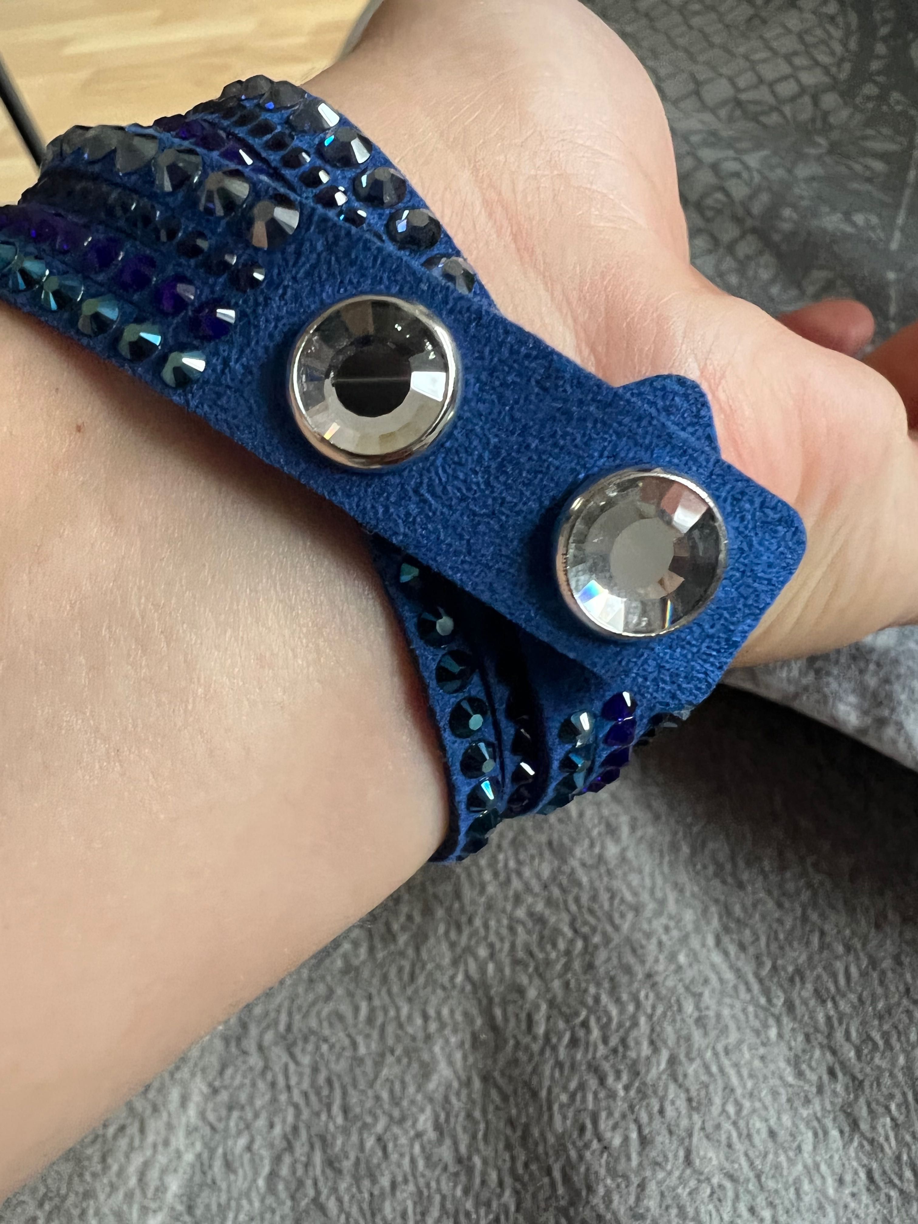 Swarovski гривна с камъни