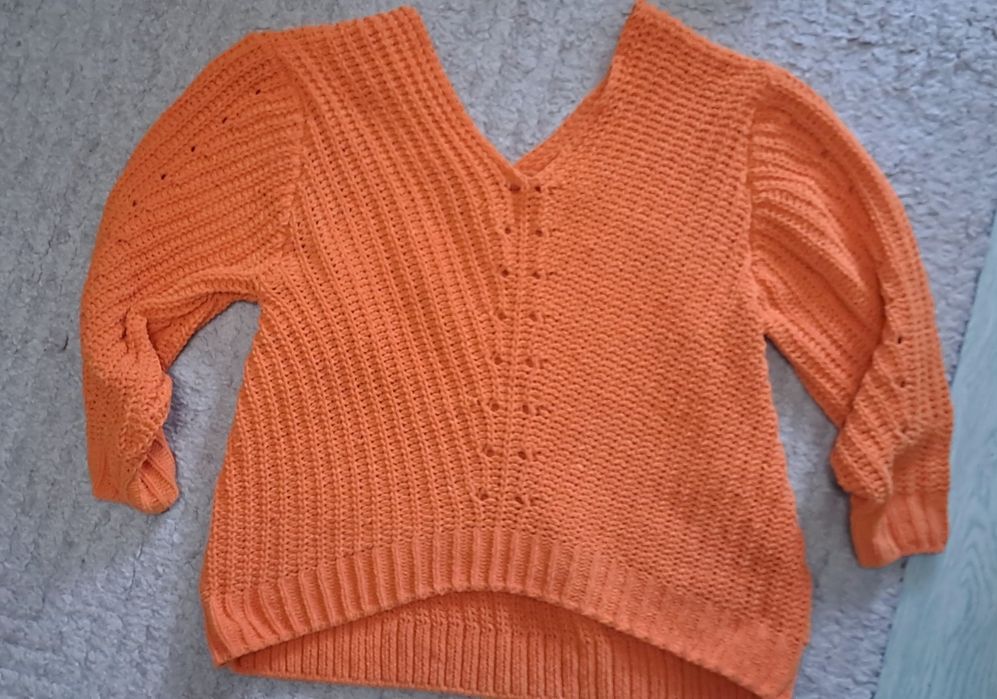 Дамски  пуловери и риза кожена