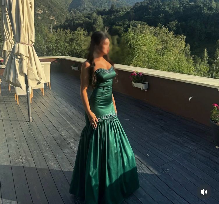 Платье вечернее изумрудного цвета