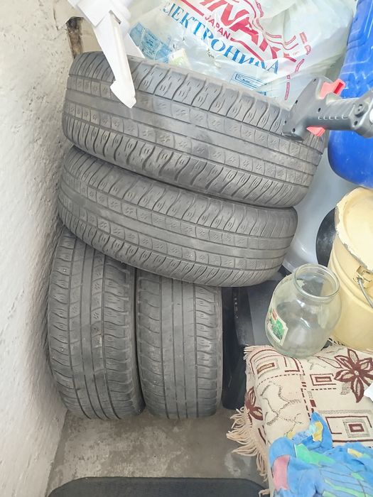 Продам летнюю резину 185/65 R14