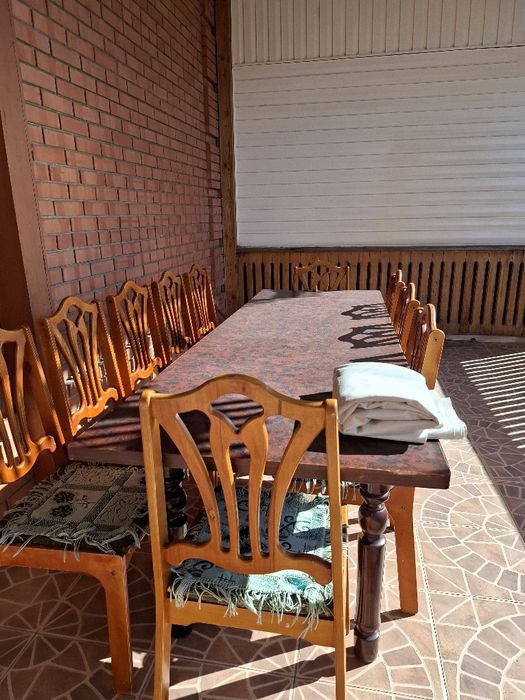 Продаётся стол со стульями